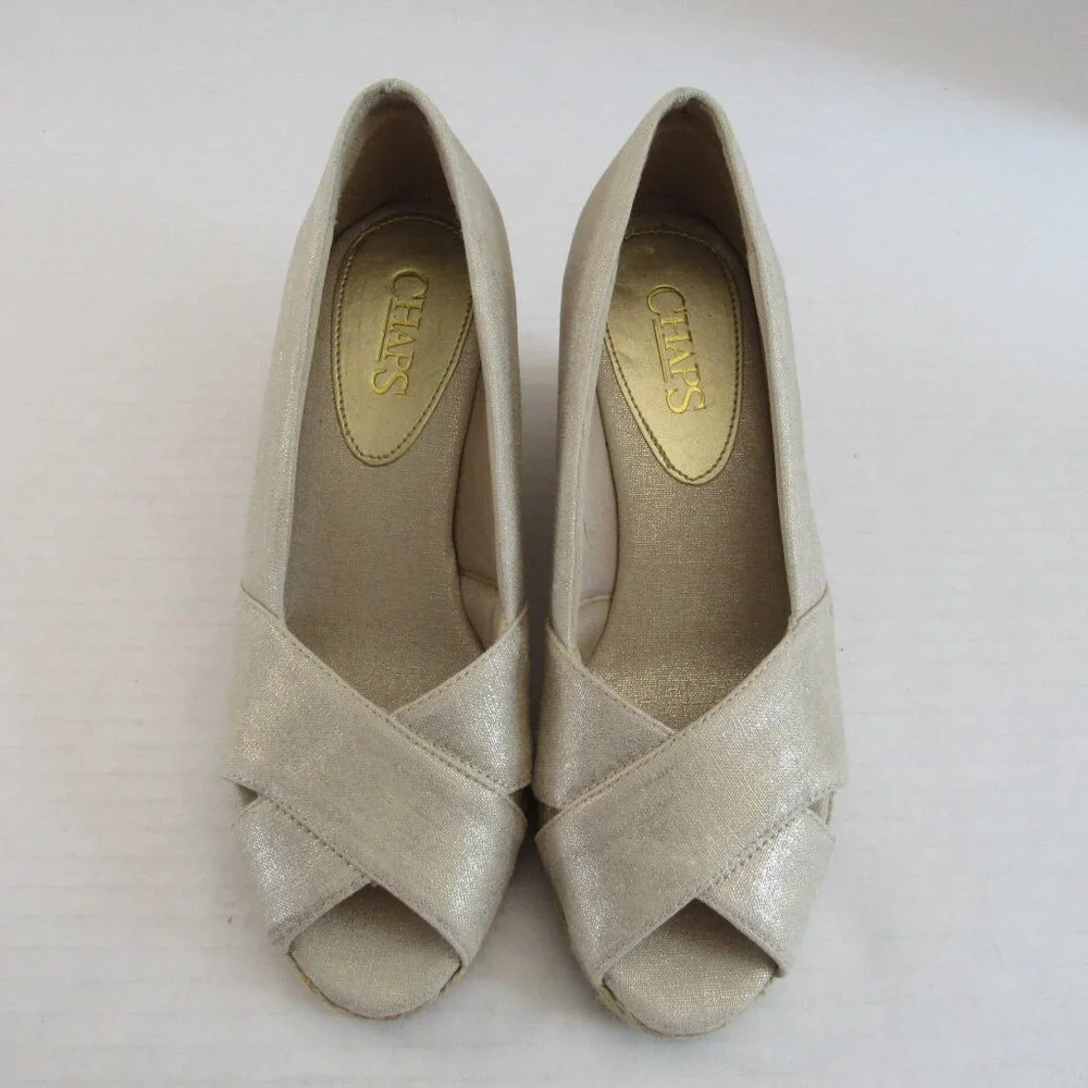Chaps Metallic Gold Peep Toe Slip On Wedge Espadrilles Dakoda Sandals Size 6B